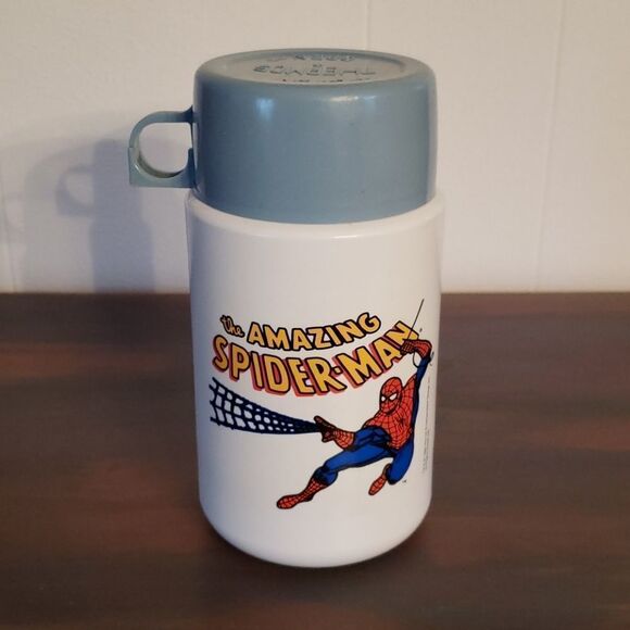 Vintage Amazing Spiderman Plastic Thermos Model 3700 - Dated 1990 - Picture 1 of 9